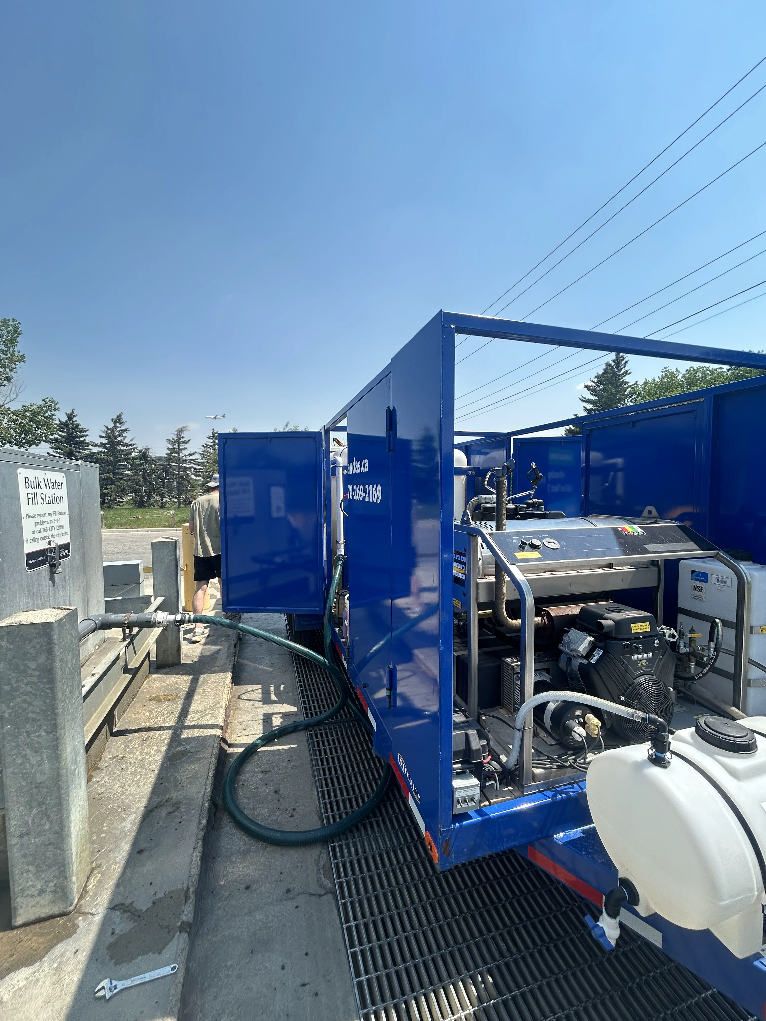 Advanced cleaning hoses and equipment setup